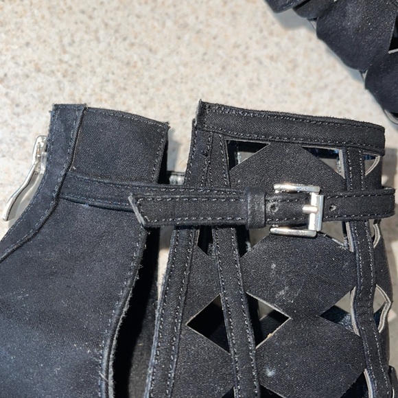 3 For $12 Womens Report Heels - Picture 6 of 13